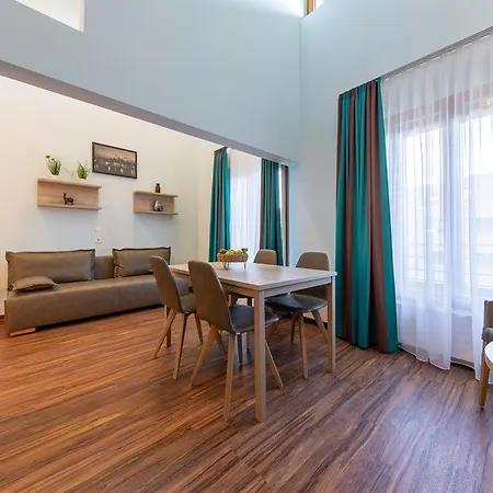 Hotel Trip Center