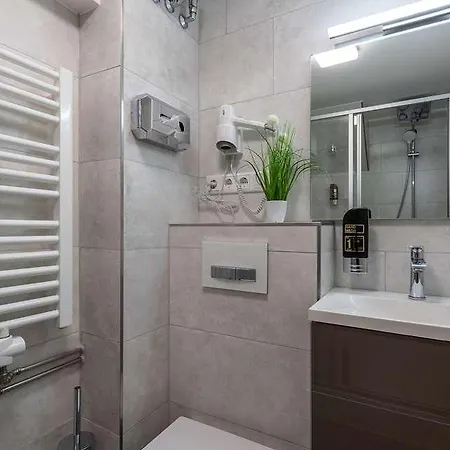 Hotel Trip Center