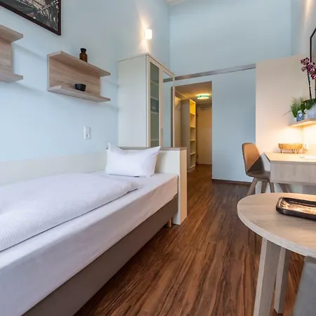 Trip Center Hotel